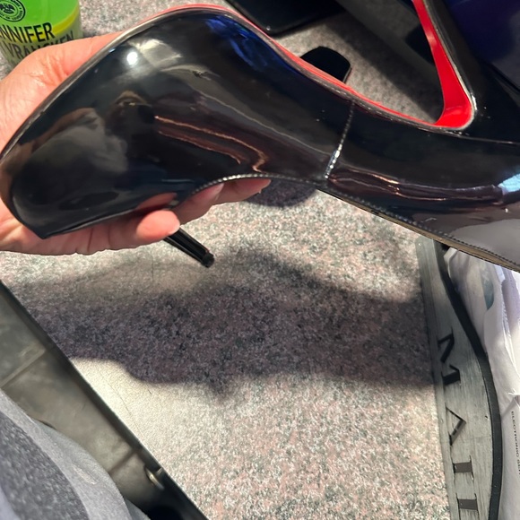 Louis Vuitton heals worn once , they are to big . Size 41. - Picture 12 of 13